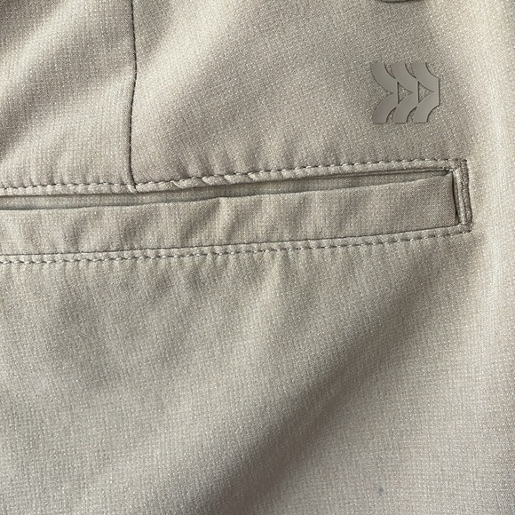 NWOT All‎ in Motion Khaki Flat Front Shorts 36 - Picture 4 of 5